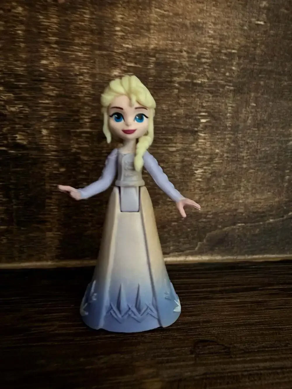 Hasbro Disney Frozen 2 Pop Adventures Series 1 Elsa Mini Figure